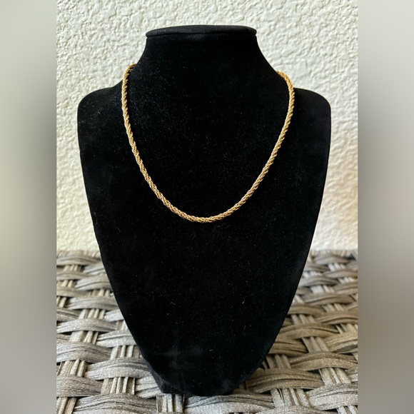 Christian Dior Rope Chain Vintage Nexklace in Gold Tone, 16" - Picture 1 of 8